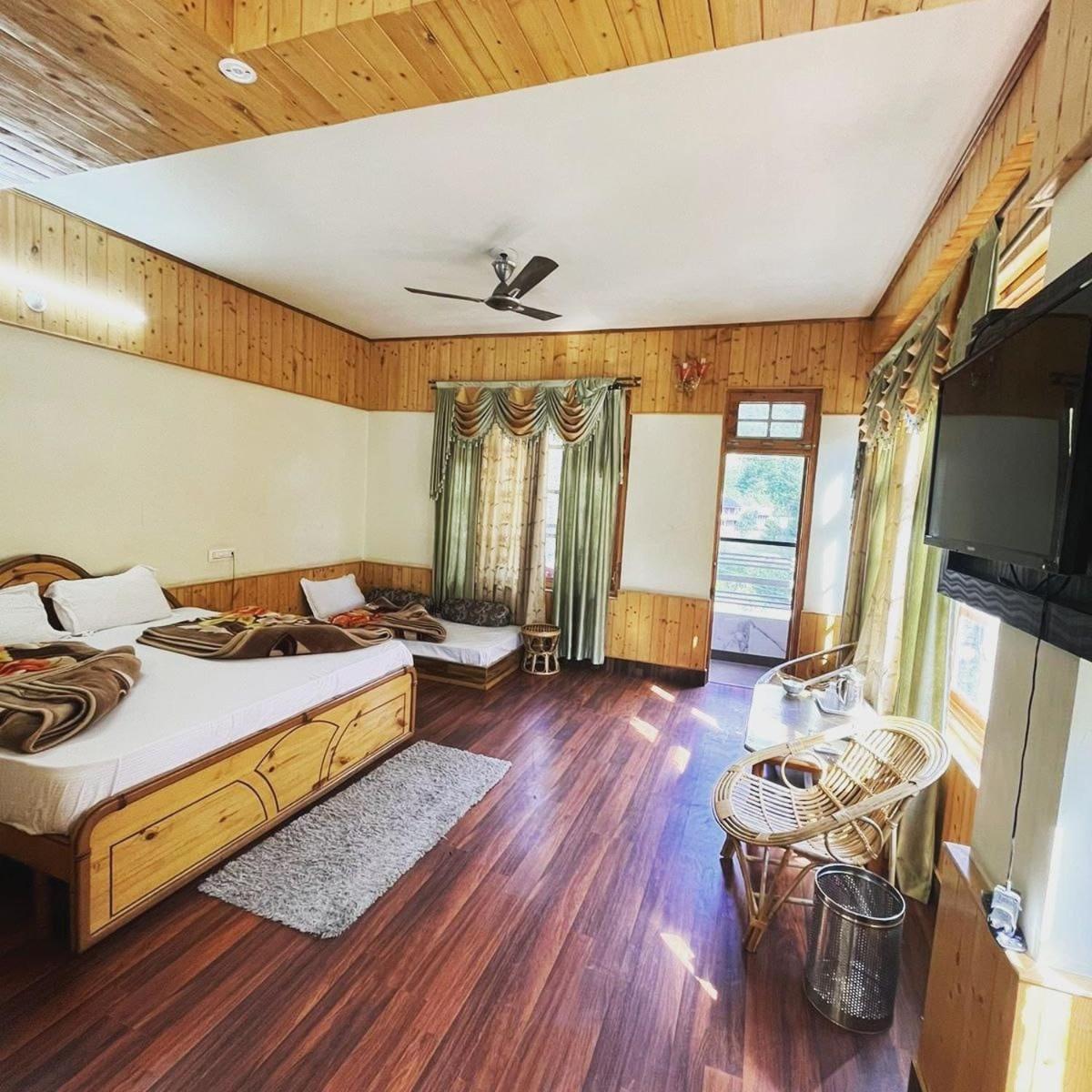 The White House Hotel Kasol Bagian luar foto